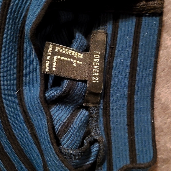 Long sleeve crop - Picture 3 of 3